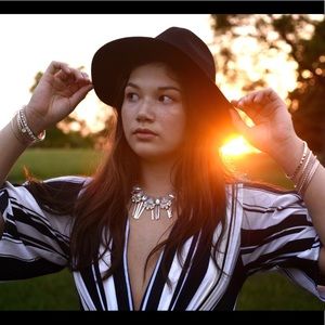 Meet your Posher, Alexis